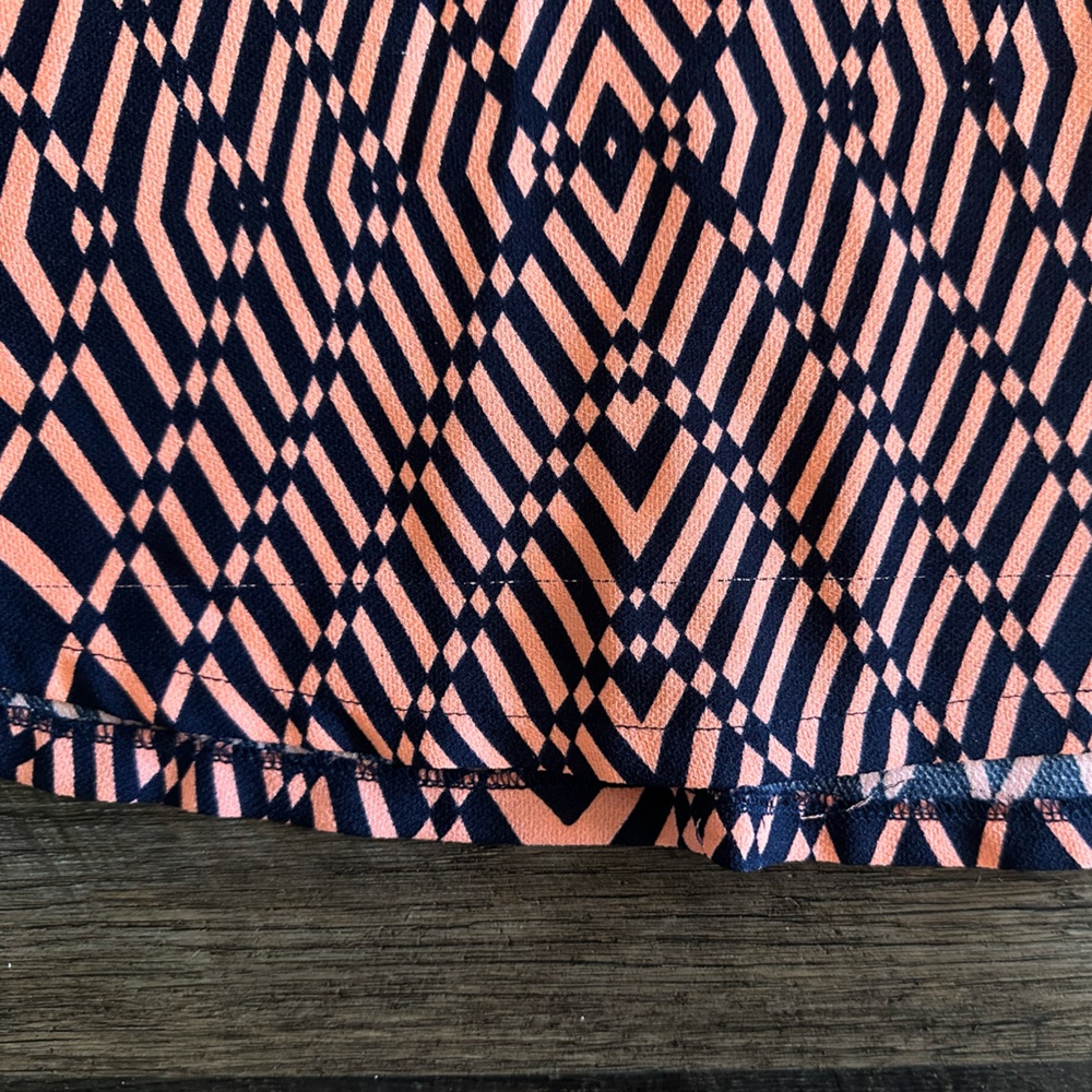 Geometric Two Piece Set - Picture 3 of 7
